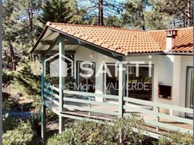 VILLA EN PREMIÈRE LIGNE DU GOLF LACANAU