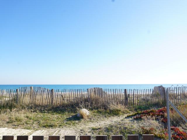Villa en première ligne sur la mer avec un accès direct