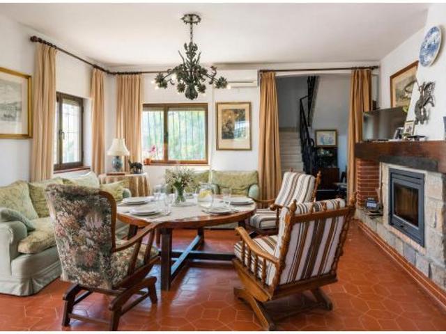 VILLA EN PRIMERA LÍNEA EN DÉNIA – DONDE EL MAR DEJA DE SER VISTA Y PASA A SER PARTE DE TU VIDA!