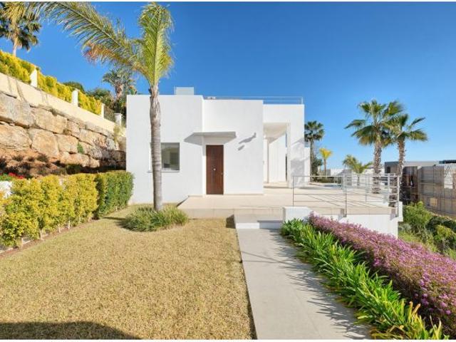 VILLA EN PUERTO DEL CAPITAN BENAHAVÍS COSTA DEL SOL
