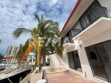Villa en renta amueblada y con alberca en privada de Yucalpetén, Progreso