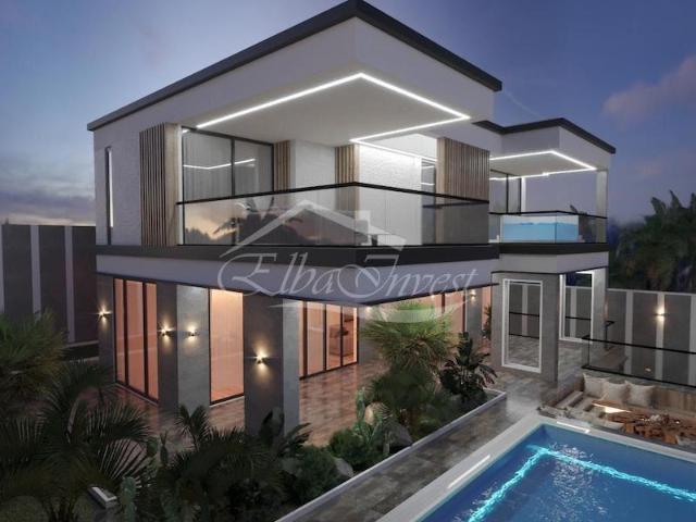 Villa en Roque del Conde, Torviscas alto, Tenerife 280m² Club Miraverde