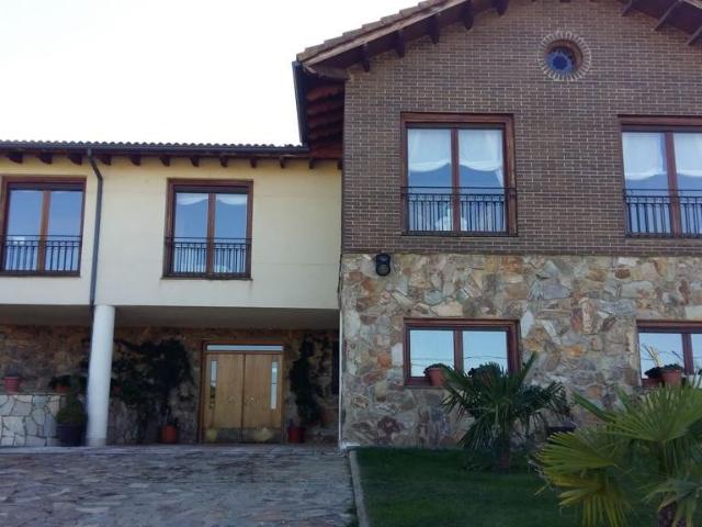 Villa en Santovenia de la Valdoncina