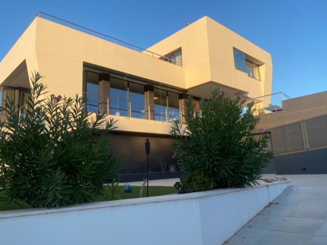 VILLA EN SANLUCAR JUNTO A CAMPO DE GOLF