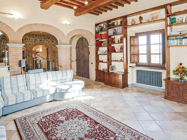 Villa esclusiva a Monsummano Terme, cuore della Toscana 400m² Montevettolini