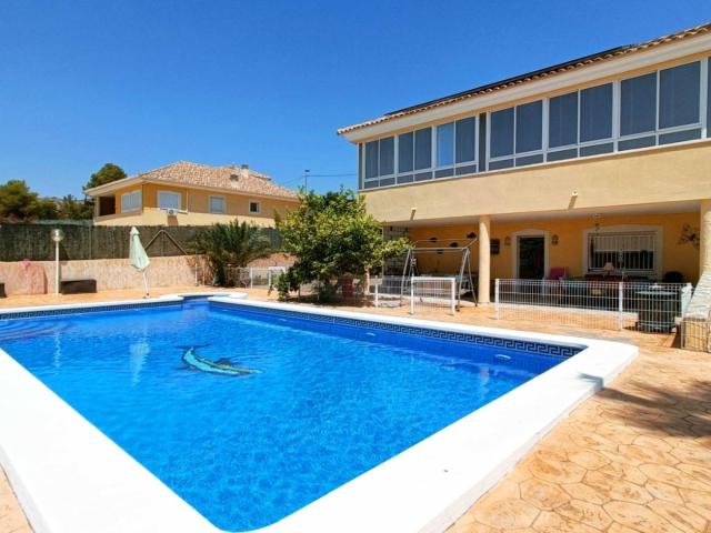 Villa espaciosa con apartamento de invitados, piscina y vist. 372m² Abanilla