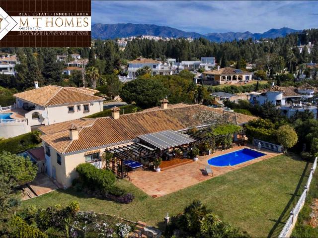 VILLA ESPACIOSA EN ALQUILER CON VISTAS PANORÁMICAS AL MAR Y JARDÍN PRIVADO CERCA DE LA PLAYA EN EL CHAPARRAL