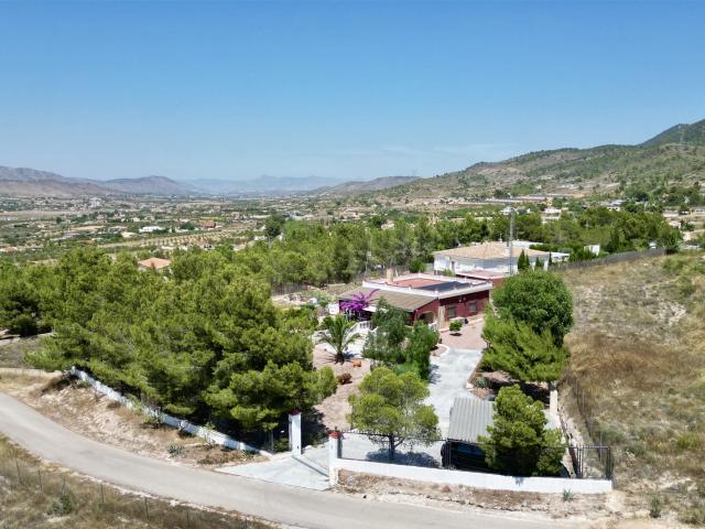 Villa española tradicional con casa de invitados, piscina y. 124m² Hondón de los Frailes