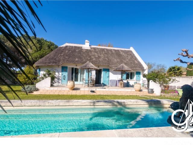 Villa 'Esprit Cmargue' avec couloir de nage 400m de la mer 124m² Le Grau du Roi
