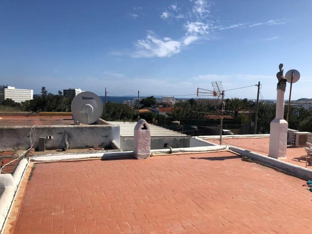 Villa Estate de 2 casas en venta en Playa Den Bossa, Ibiza, España