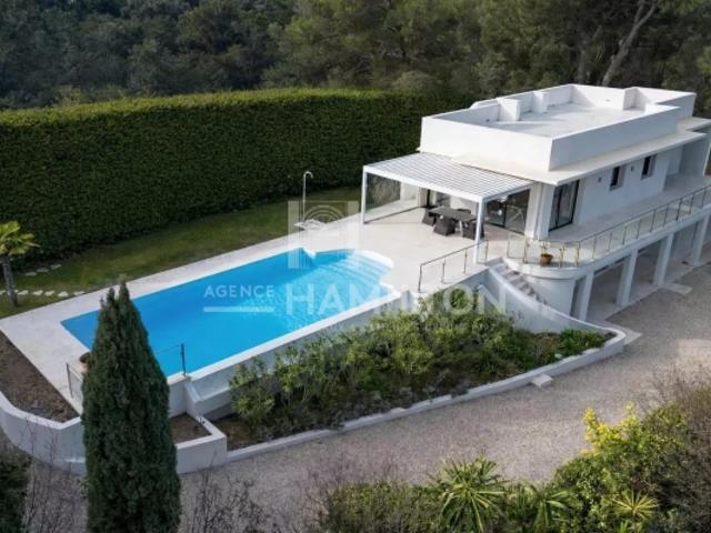 Villa Exceptionnelle: 160 m² avec Piscine et Vue à 360°, Mont Leuze