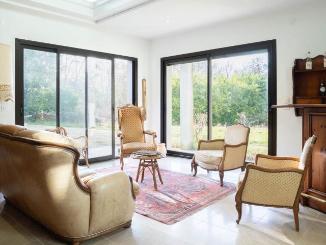 Villa exceptionnelle avec son lac privatif 288m² Yvrac