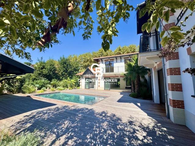 Arcachon Pereire — Villa néo arcachonnaise neuve, 293 m², piscine centrale, à 200 m de la plage