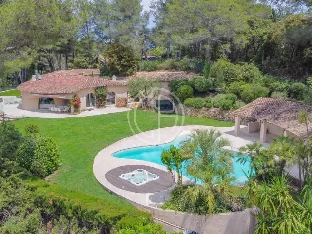 Villa Exceptionnelle Plusieurs dépendances 540m² Mouans Sartoux