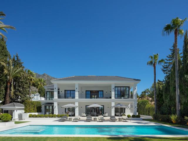 Villa Exclusiva con Facilitades de Bienestar y Vistas al Mar. 1024m² Marbella