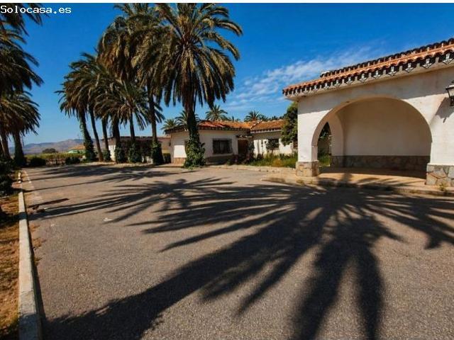 Villa exclusiva con tenis y equitación
