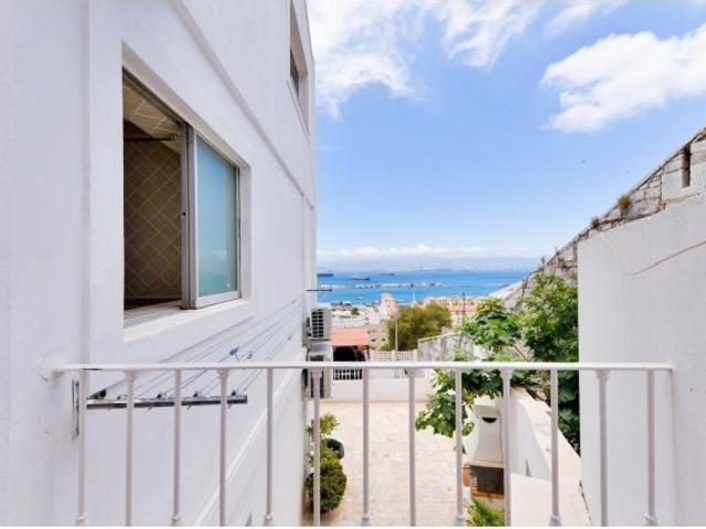 VILLA EXCLUSIVA CON VISTAS PANORAMICAS EN GIBRALTAR