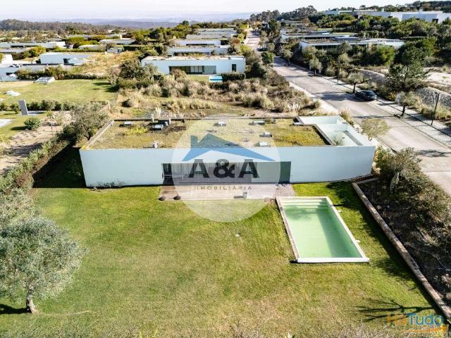 Villa Exclusiva de Arquitetura Contemporânea inserida na Natureza do Bom Sucesso Resort | 26084061538