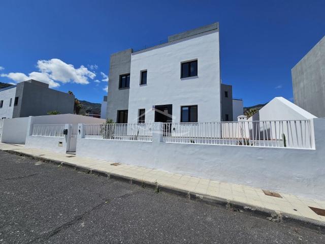 Villa exclusiva en Los SIlos equipada con geotermia a 2 minu. 295m² Los Silos
