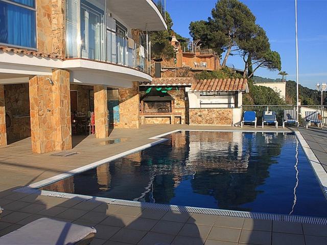 Villa exclusiva en primera línea del mar! 7200m de parcela
