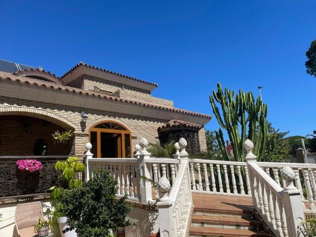 Villa exclusiva y de alta calidad renovada en una ubicación muy solicitada en el sur de España