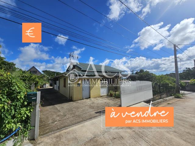 Villa F3 + grande mezzanine, sur 952 m2 de terrain DUCOS