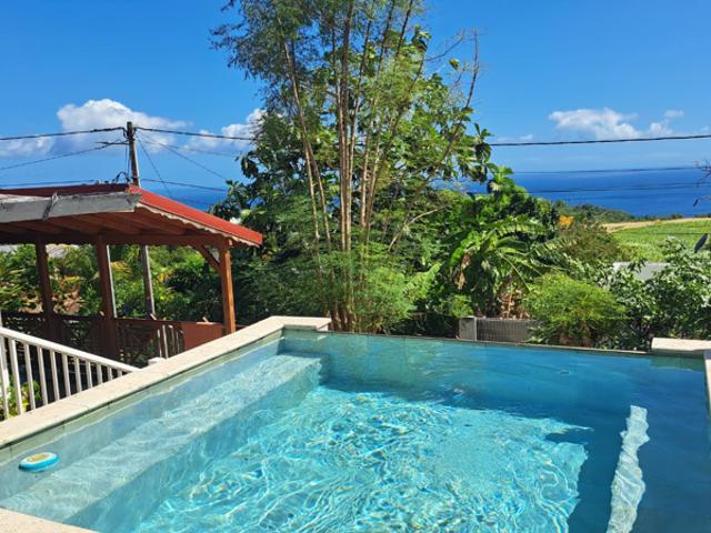 VILLA F5 MEUBLE AVEC PISCINE ET VUE MER