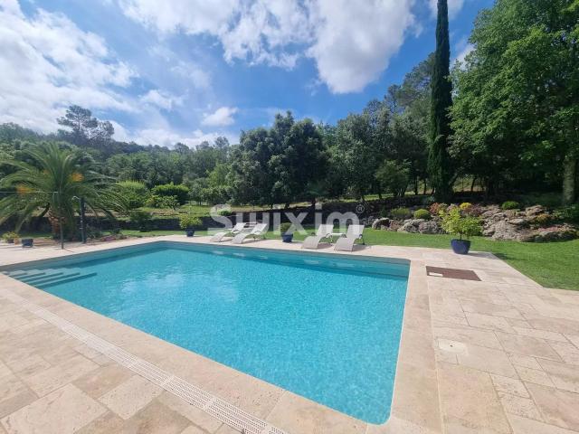 Villa F6 sur 1hectare de terrain avec piscine 190m² Les arcs
