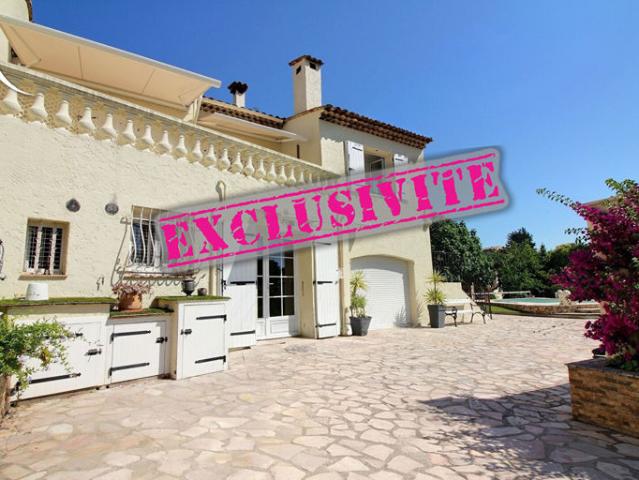 Villa familiale composée de 2 appartements