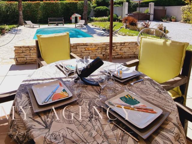 Villa familiale contemporaine avec piscine à Caux 173m² Caux