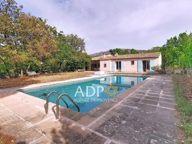Villa familiale au calme avec appartement indépendant et piscine – Saint Vallier de Thiey