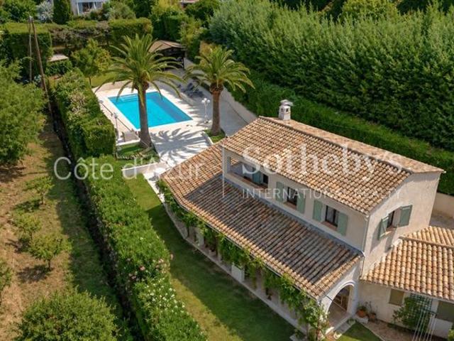 Villa familiale avec piscine à Mandelieu La Napoule dans le quar