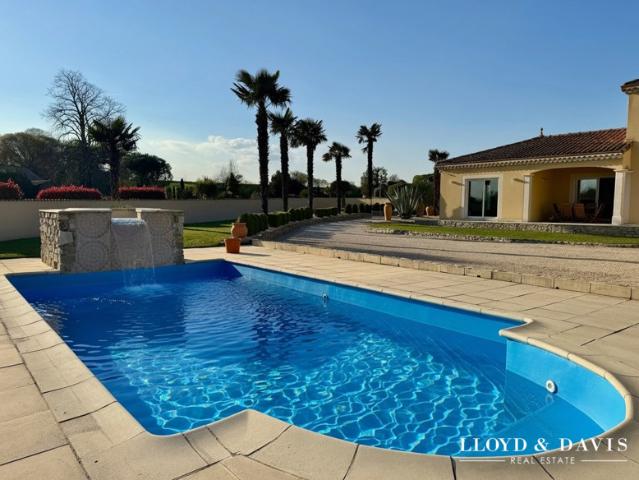 Villa familiale avec piscine & prestations premium Secteur Beauv