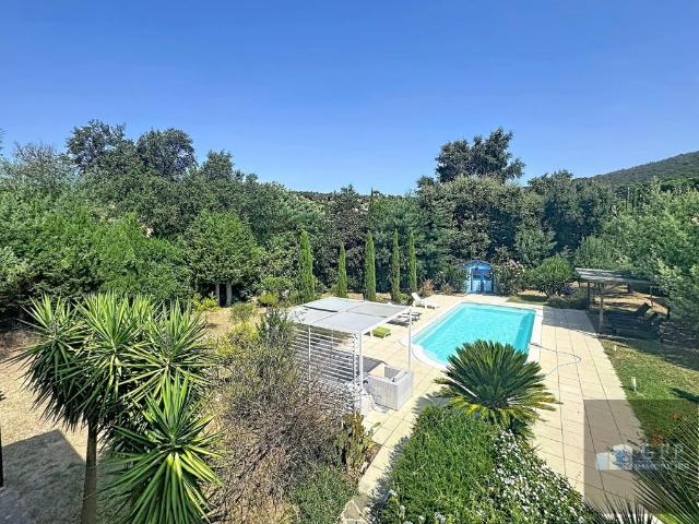 Villa familiale avec piscine sur 2 089 m² – Bormes les Mimosas