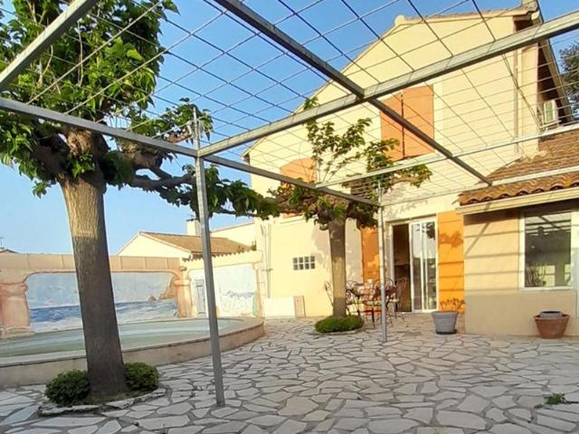 Villa familiale avec piscine 7pièce s 142.2 m2