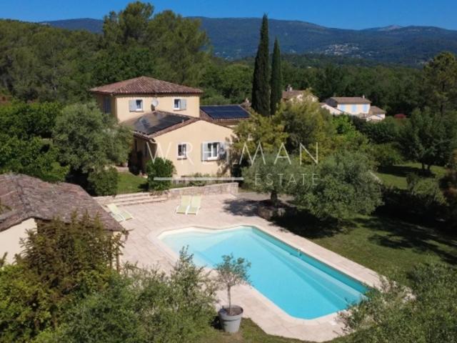 Villa familiale avec studio et piscine Fayence