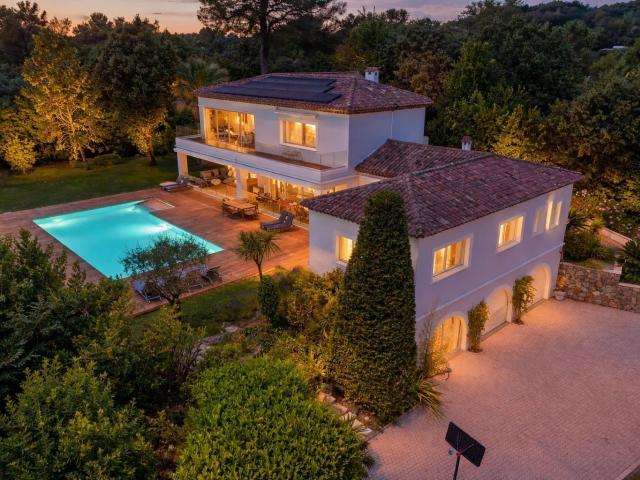 Villa familiale d’exception dans un domaine privé 434m² Valbonne