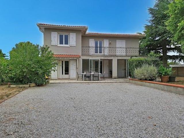 VILLA FAMILIALE D'EXCEPTION – 193 m² – 7 CHAMBRES – PISCINE – TERRAIN DE 1 800 m²