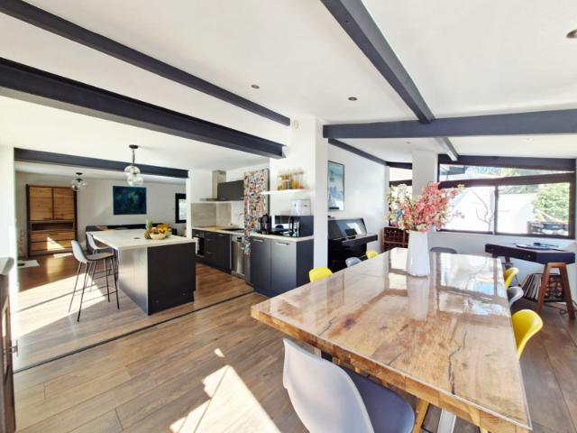 Villa familiale de 154m2 rénovée avec piscine chauffée et vu