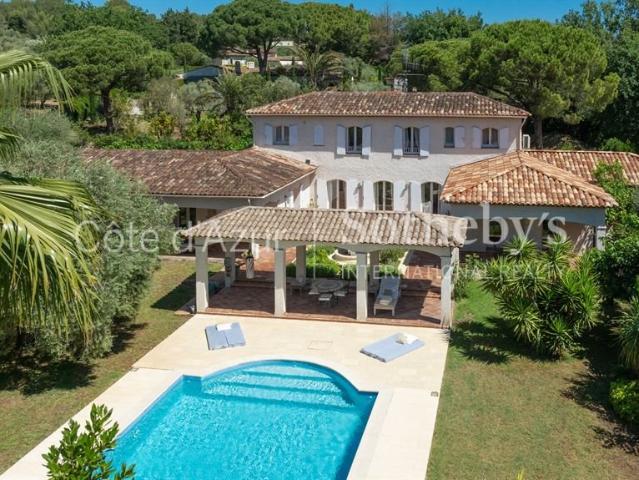 Villa familiale de charme proche Valbonne et écoles internat. 277m² Mouans Sartoux
