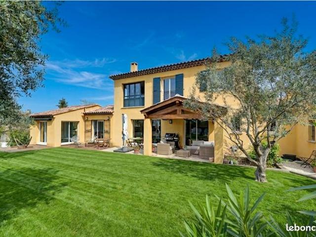 Villa familiale secteur prisé et résidentiel