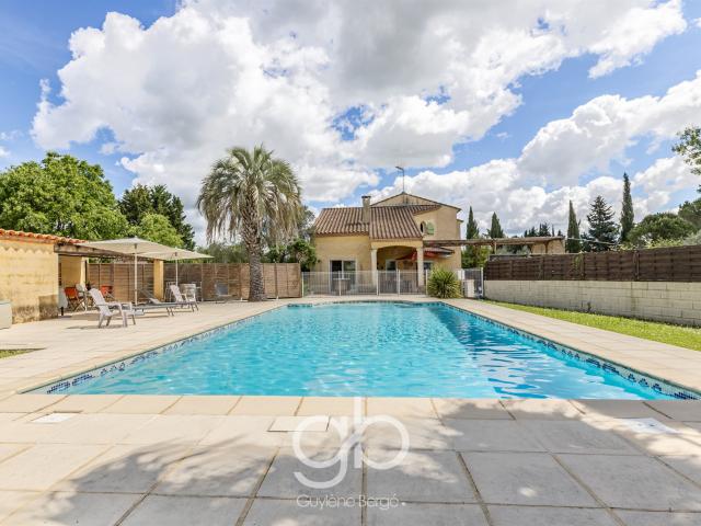 Villa Familiale proche 200 M2, T5 Entre Vignes Jardin 2700. 192m² Entre Vignes