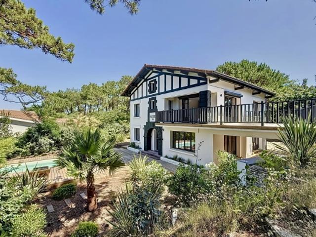 Villa familiale rénovée dans un écrin de verdure