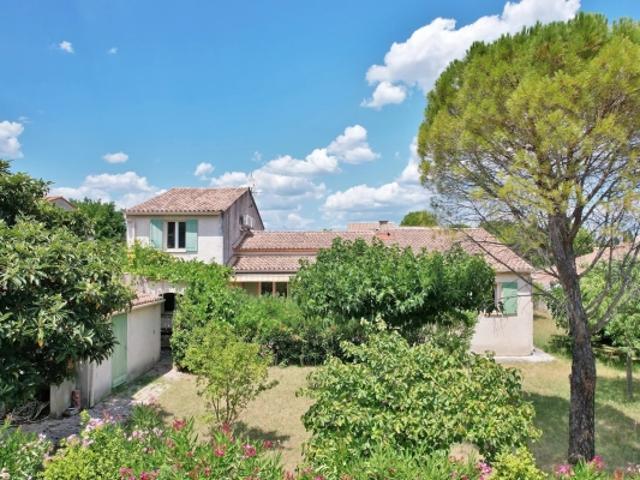 Villa familiale Uzès à pied du centre ville et des commerces