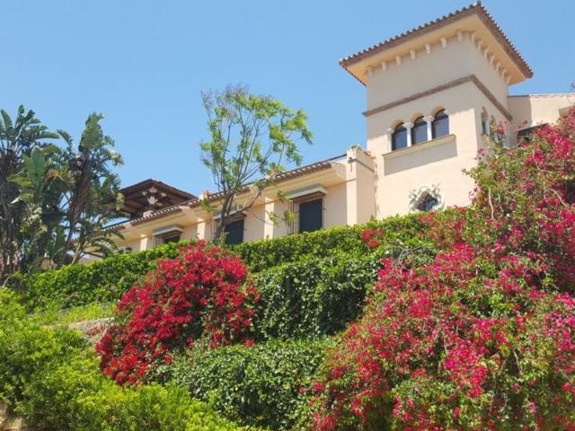 Villa Fantástica de Alto Nivel Arquitectónico 733m² Estepona