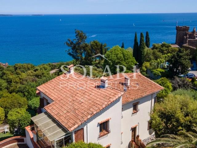 Villa face à la mer plein sud a pied des plages