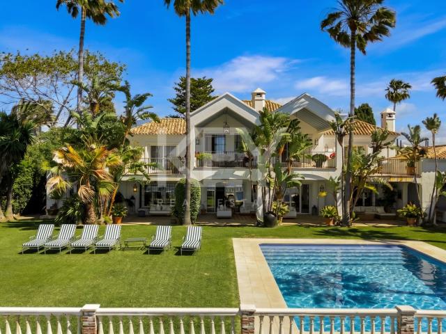 Villa Fiorella: Beachfront Villa for sale and rent in Guadalmina Baja, San Pedro
