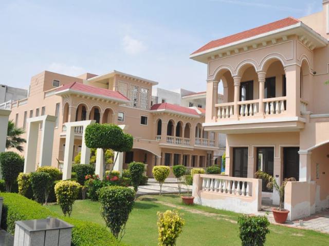 Villa for Sale in Noida, Uttar Pradesh, Ref# 6134456