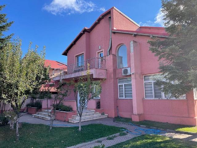 Villa for Rent, close to British School