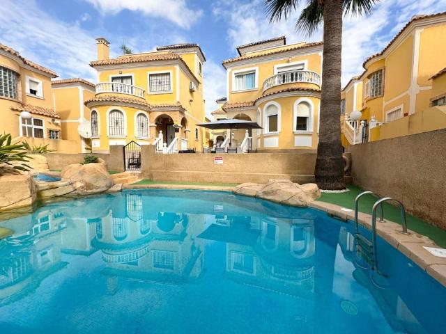 Villa for rent in Villamartin, Orihuela, Alicante